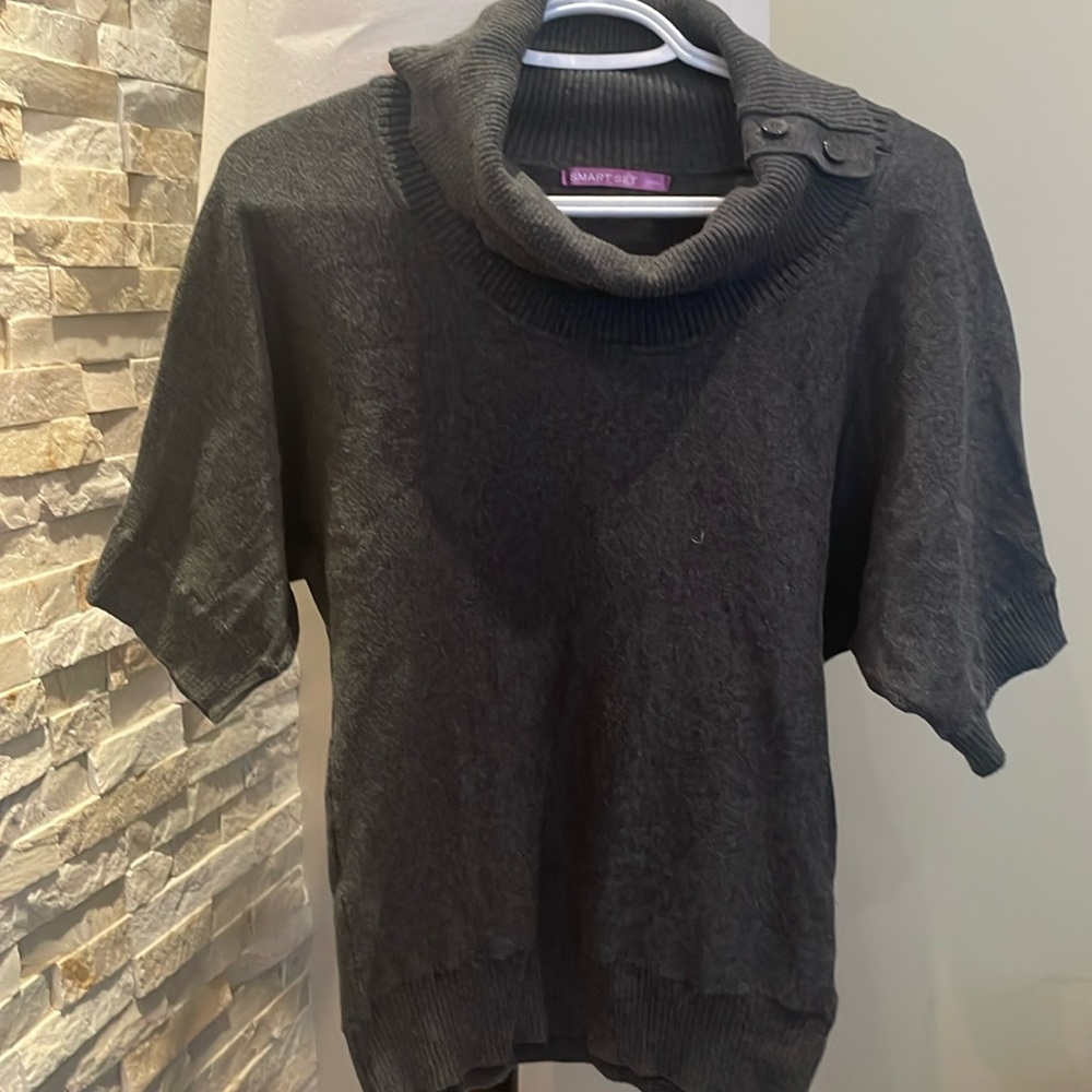 Smart Set Gray Oversized Collar Top